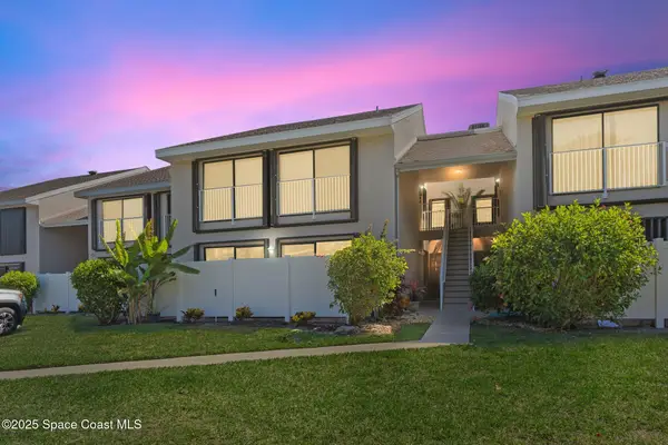 3212 S Lakeview Circle #10-205, Fort Pierce, FL 34949