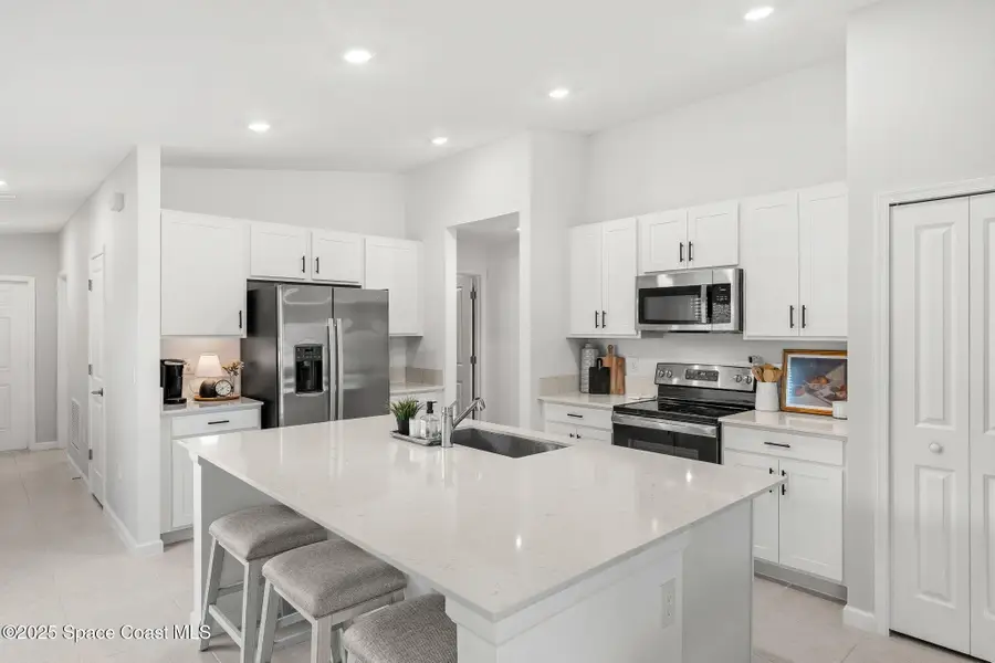 661 Papillon Street Sw, Palm Bay, FL 32908 - Image #2