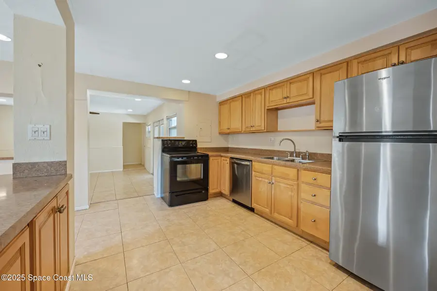 410 Lund Circle, Melbourne, FL 32901 - Image #2