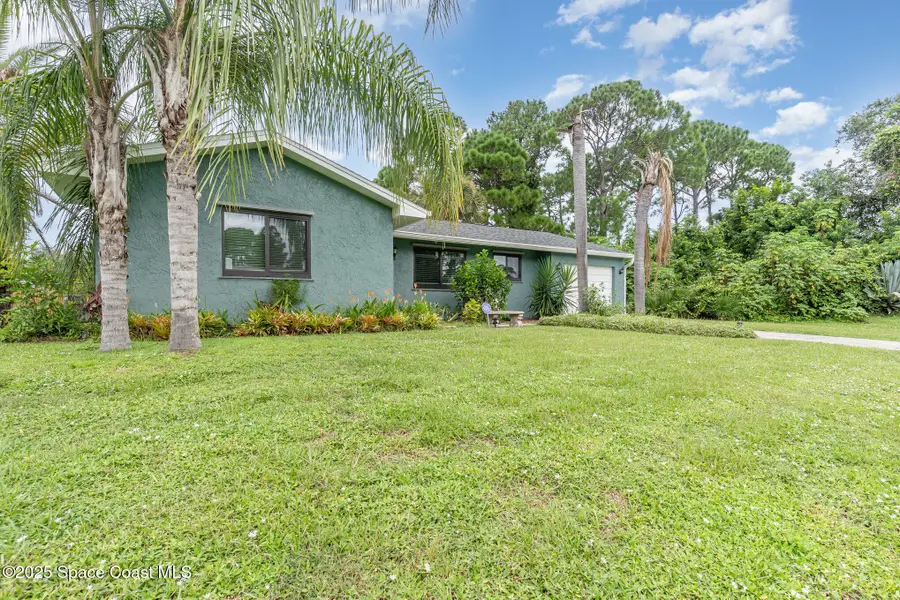 170 Chestnut Avenue Ne, Palm Bay, FL 32907 - Image #2