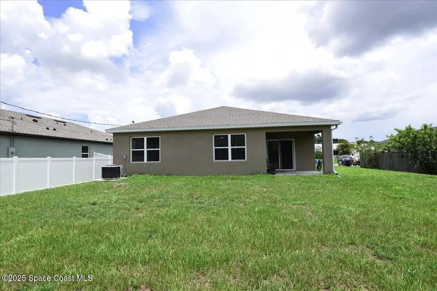 1574 Heartwellville Street Nw, Palm Bay, FL 32907 - Image #2
