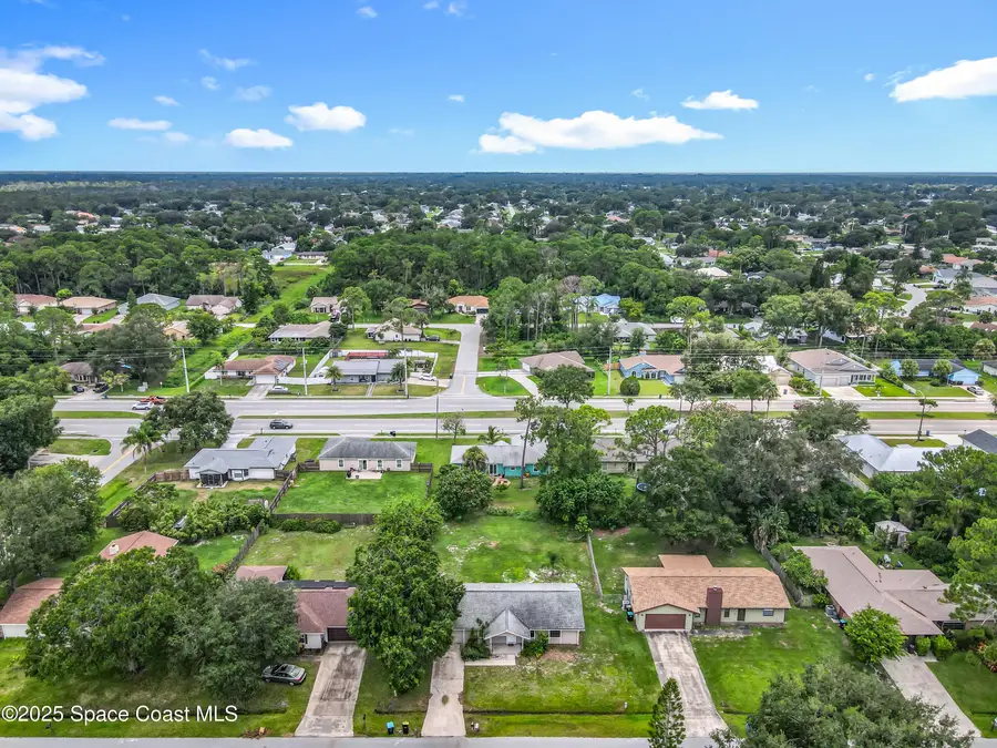 824 Thuringer Street Nw, Palm Bay, FL 32907 - Image #3