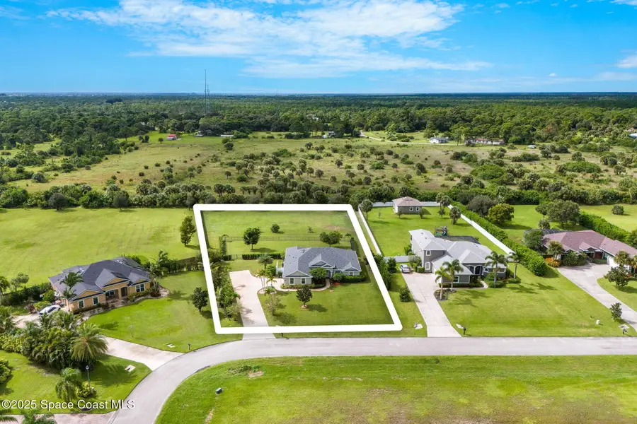 4009 Gardenwood Circle, Grant, FL 32949 - Image #2