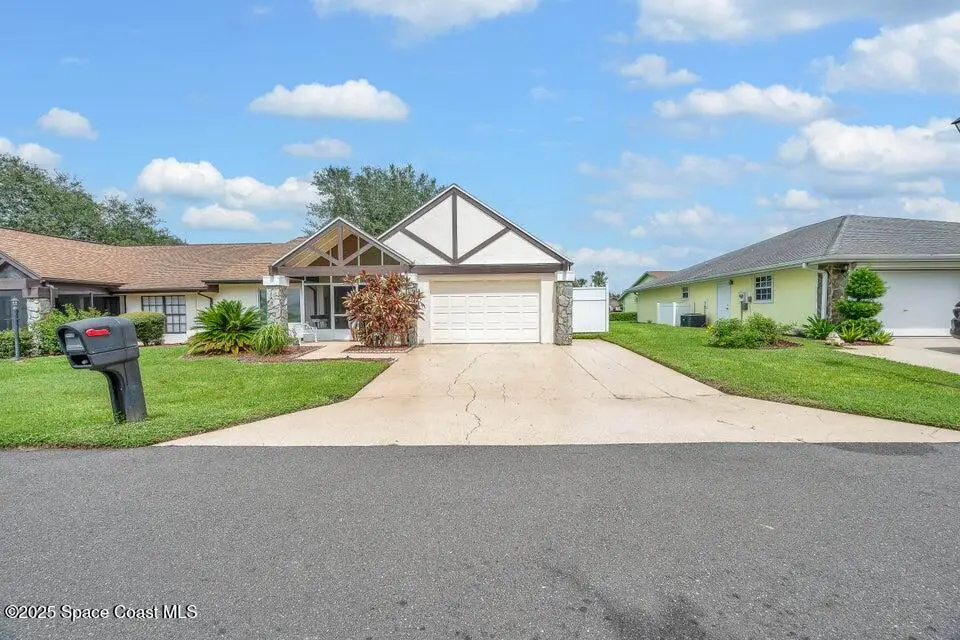 211 Brentwood Drive N, Lake Placid, FL 33852 - Image #1