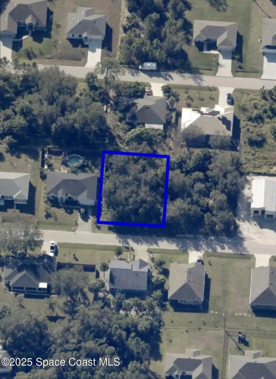 442 Gantry Street Sw, Palm Bay, FL 32908 - Image #2