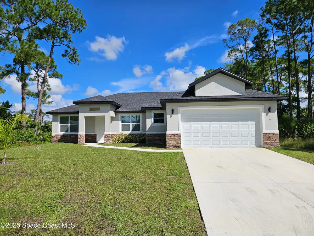 561 Harrisburg Street Sw, Palm Bay, FL 32908 - Image #1