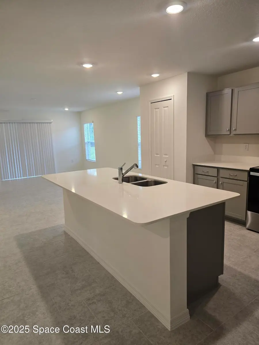 571 SW Richmond Circle, Palm Bay, FL 32908 - Image #3