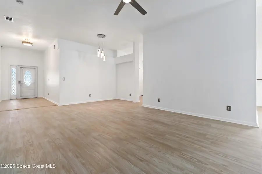 377 Wishing Well Circle Sw, Palm Bay, FL 32908 - Image #3