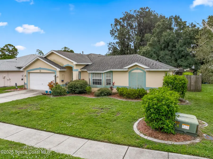 823 Hunters Creek Drive, Melbourne, FL 32904 - Image #2