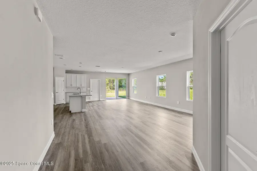 2718 Lakeland Avenue Sw, Palm Bay, FL 32908 - Image #2