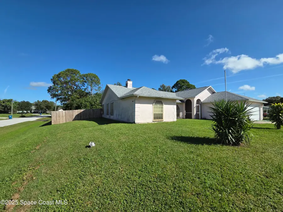 997 Hood Street Nw, Palm Bay, FL 32907 - Image #2