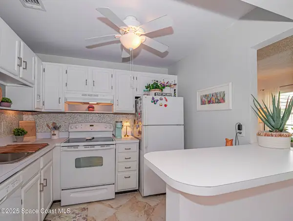 75 Royal Oak Court #204, Vero Beach, FL 32962