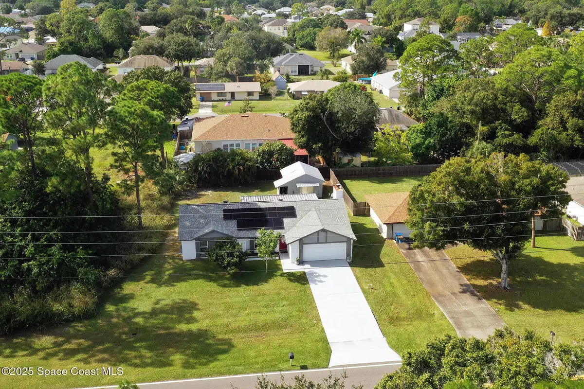 543 Americana Boulevard Nw, Palm Bay, FL 32907 - Image #1