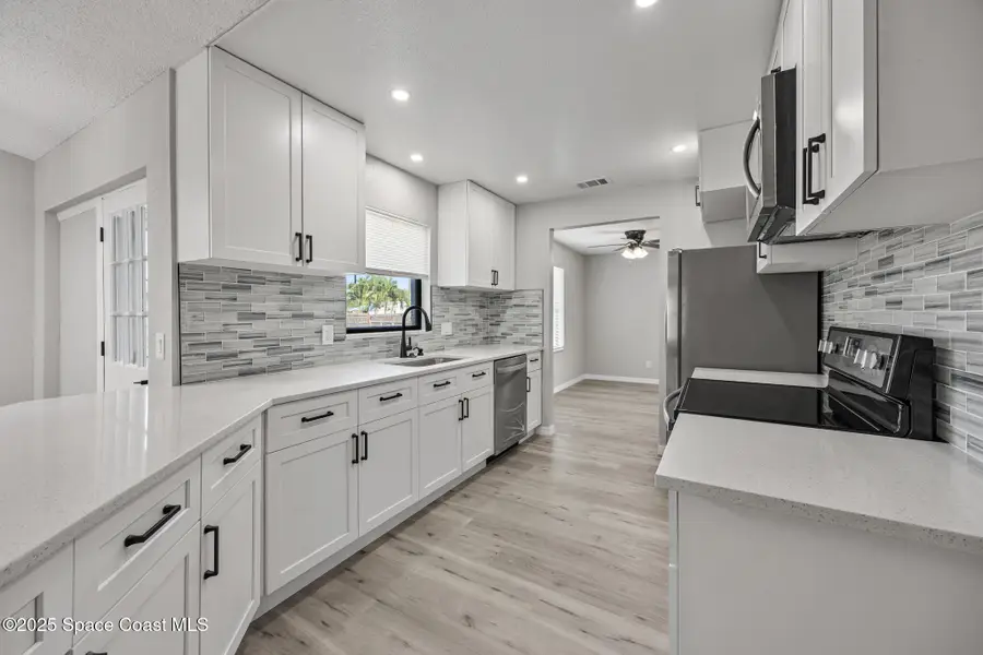 1303 Kayford Street Nw, Palm Bay, FL 32907 - Image #2