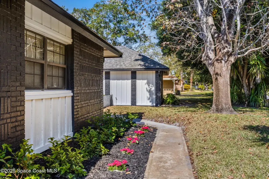 1007 Pineapple Avenue Ne, Palm Bay, FL 32905 - Image #2