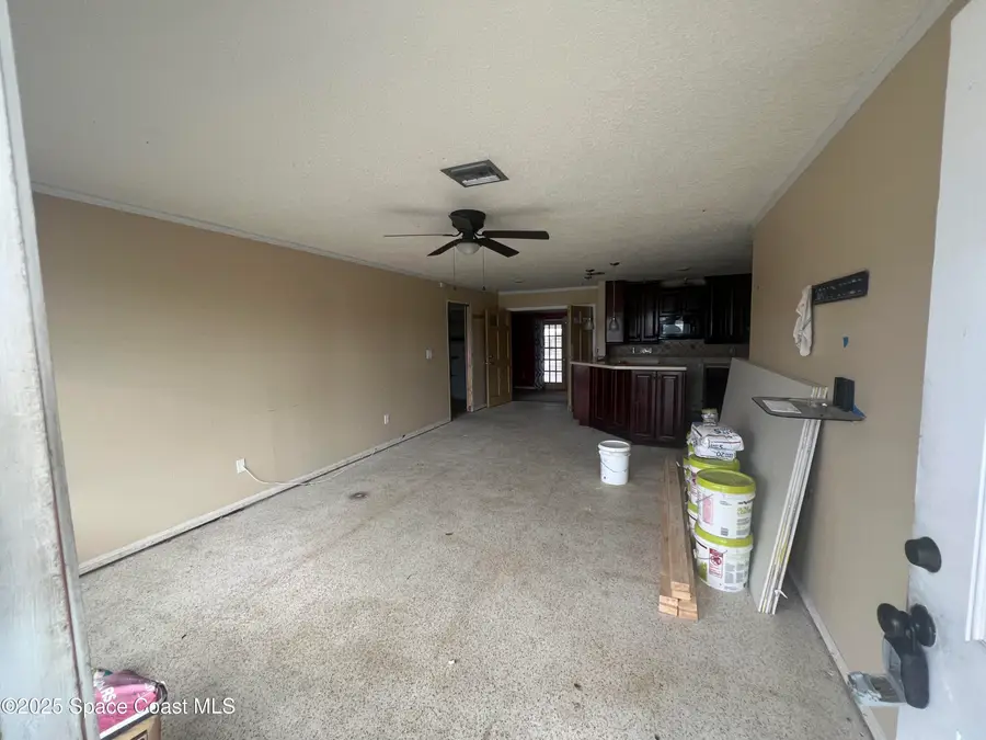 943 Canal Lane Ne, Palm Bay, FL 32905 - Image #2