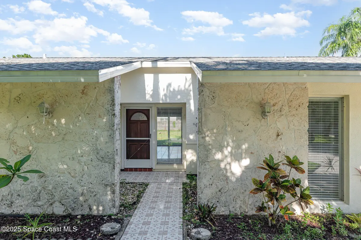 261 Edgewater Avenue Se, Palm Bay, FL 32909 - Image #1