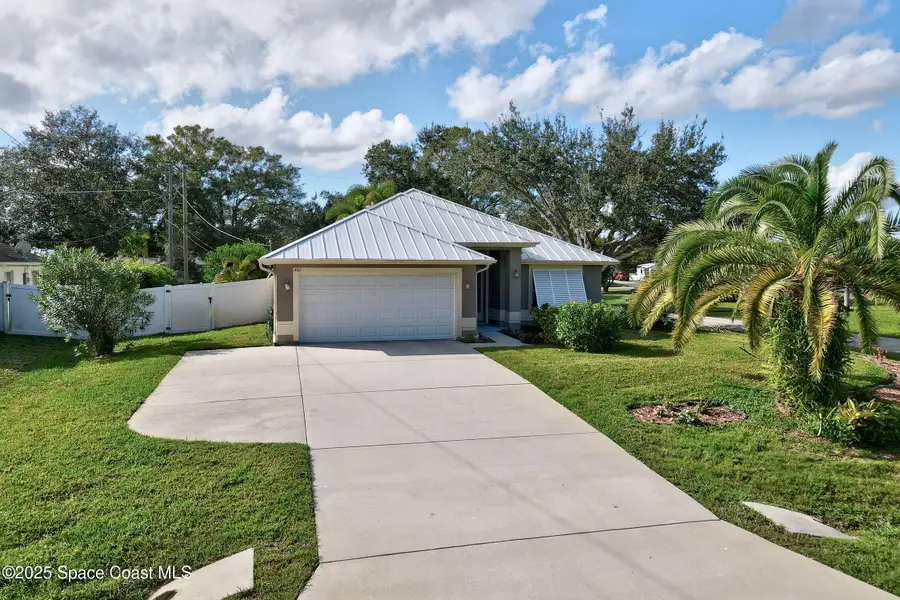 402 Toledo Street, Sebastian, FL 32958 - Image #2