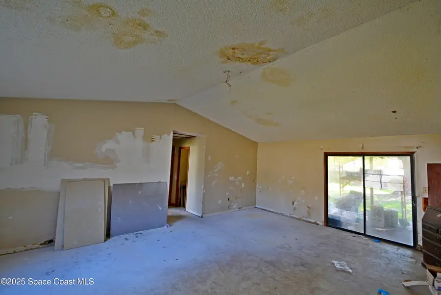 1374 Pakenham Street Nw, Palm Bay, FL 32907 - Image #2