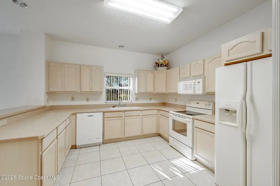 624 Cedar Side Circle Ne, Palm Bay, FL 32905 - Image #2