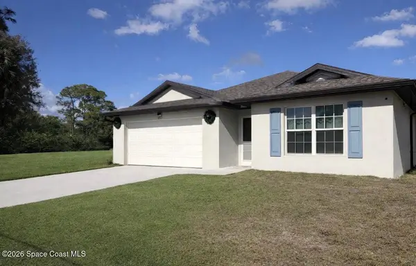 1743 Fairlight Street Nw, Palm Bay, FL 32907