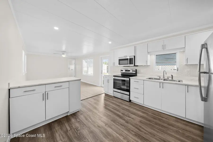 126 Holiday Park Boulevard Ne, Palm Bay, FL 32907 - Image #2