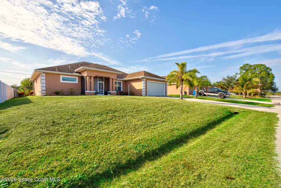 462 Gancedo Street Sw, Palm Bay, FL 32908 - Image #2