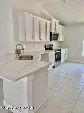 998 Soleway Avenue Nw, Palm Bay, FL 32907 - Image #2