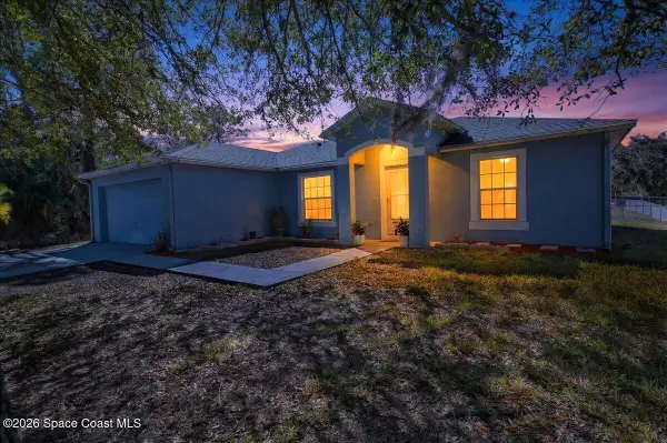 132 Hilton Avenue Nw, Palm Bay, FL 32907