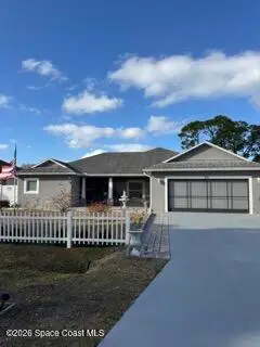 591 Australian Road Nw, Palm Bay, FL 32907