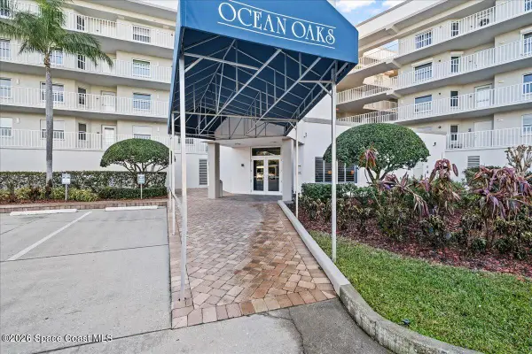 8700 Ridgewood Avenue #Ph2a, Cape Canaveral, FL 32920