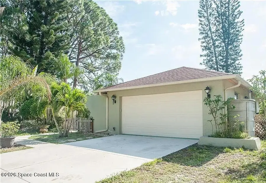 1860 Springwood Drive, Sarasota, FL 34232 - #2