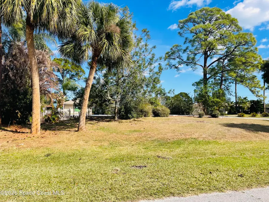 702 Lake Drive, Sebastian, FL 32958 - #2