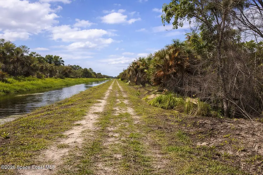 2041 Day Avenue Sw, Palm Bay, FL 32908 - #2