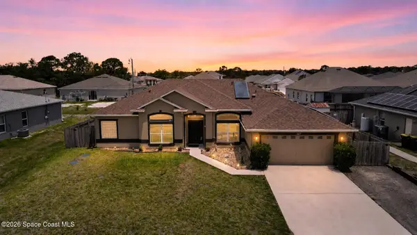 567 Mimosa Street Sw, Palm Bay, FL 32908