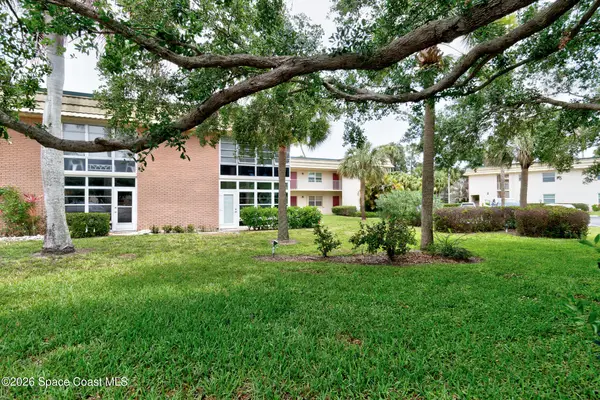 5 Vista Gardens Trail #202, Vero Beach, FL 32962