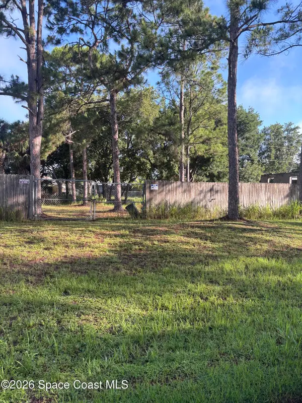 735 Carousel Street Se, Palm Bay, FL 32909