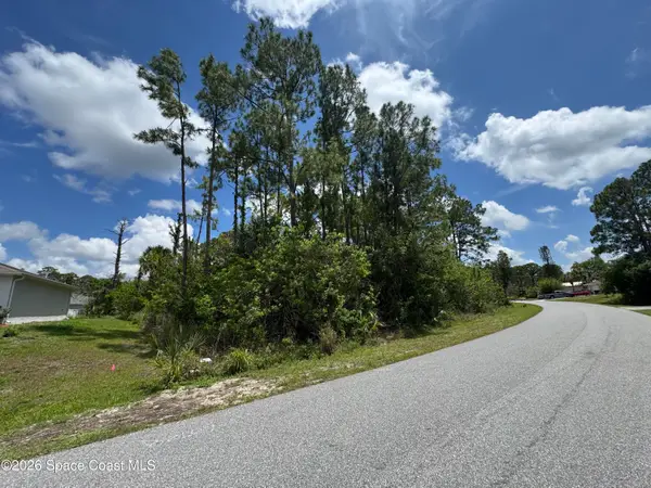 1872 Red Bud Circle Nw, Palm Bay, FL 32907