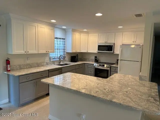 317 Dartmouth Avenue, Melbourne, FL 32901 - #3