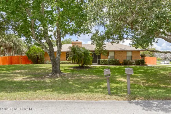 460 Neptune Drive Ne, Melbourne, FL 32907