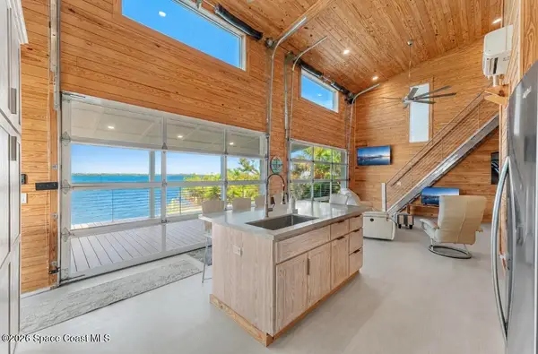 25 Vip Island #B, Grant-Valkaria, FL 32949