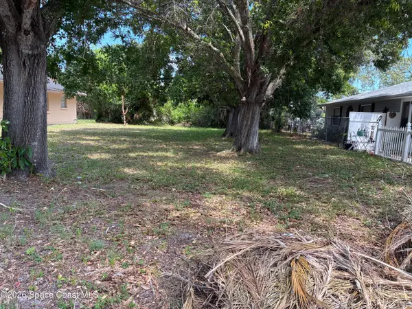 2247 Pelham Street Ne, Palm Bay, FL 32905