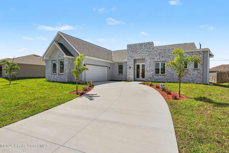 2062 SW O'connel Avenue, Palm Bay, FL 32908 - #2