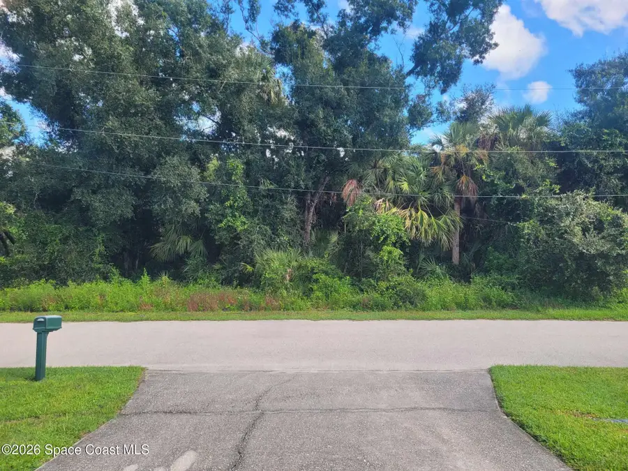 000 April Avenue, North Port, FL 34288 - #3
