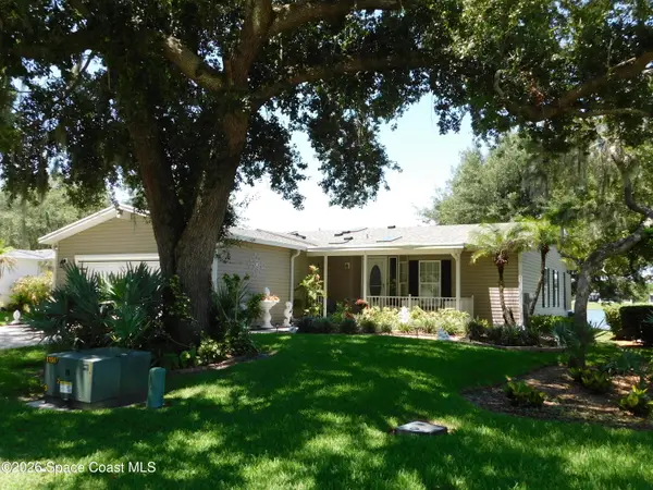 414 Sioux Boulevard, Oak Hill, FL 32759