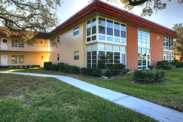 32 Pine Arbor Lane #205, Vero Beach, FL 32962