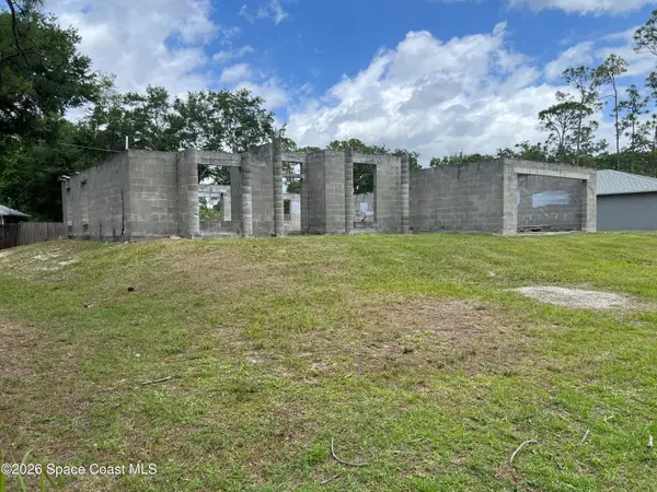 765 Carousel Street Se, Palm Bay, FL 32909