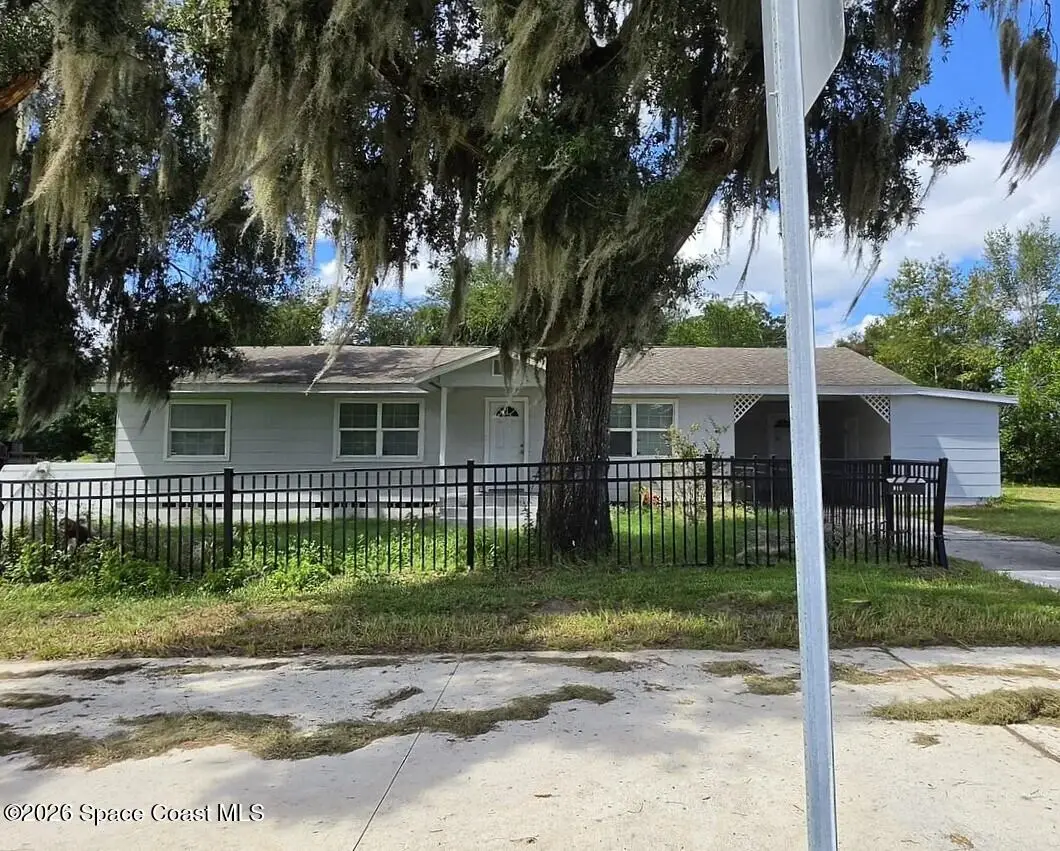 910 N Garfield Avenue, Deland, FL 32724 - #1