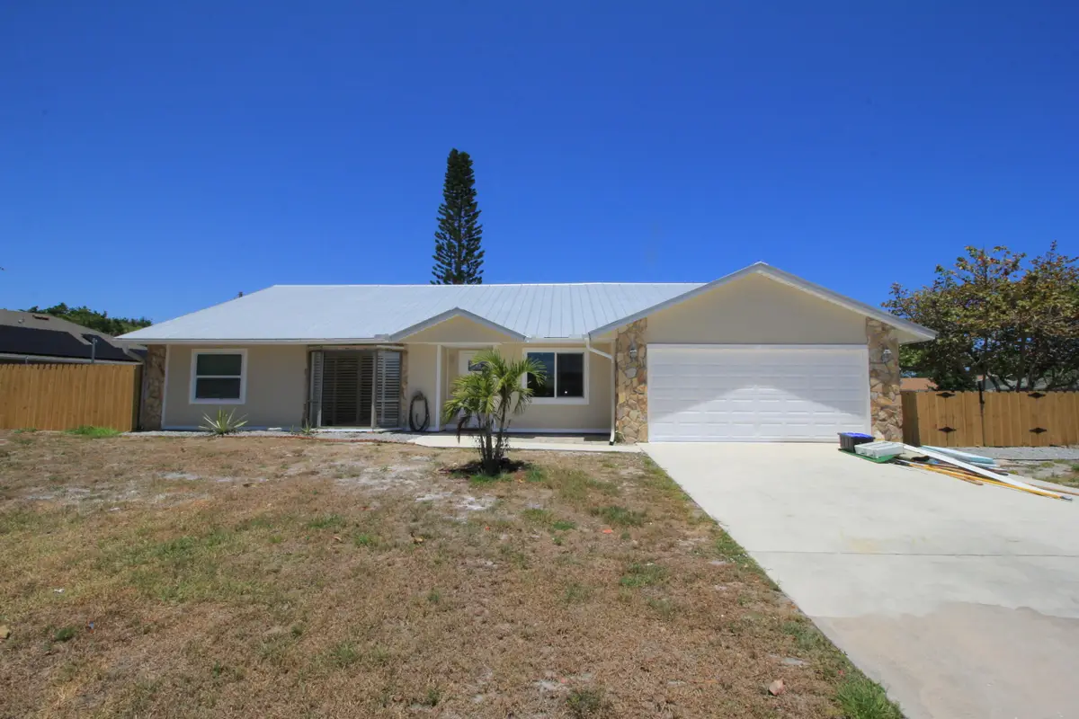 121 High Court, Sebastian, FL 32958 - #1