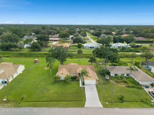 370 Carol Drive Ne, Palm Bay, FL 32907